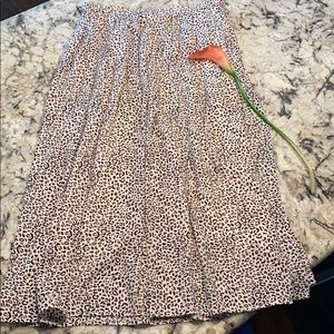 Who what wear/ Leopard skirt/ pink and black.